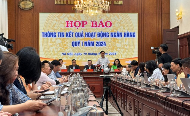 Ông Đào Xuân Tuấn, Vụ trưởng Vụ Quản lý ngoại hối, Ngân hàng Nhà nước phát biểu tại Họp báo.