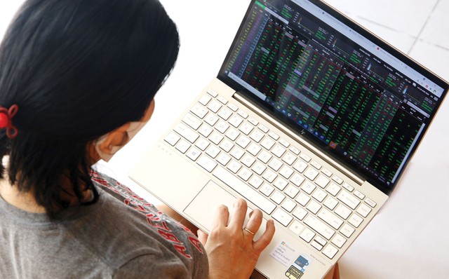 Nhà đầu tư cần đa dạng hóa danh mục để hạn chế rủi ro, đồng thời chú trọng hơn vào góc nhìn đầu tư trung, dài hạn Nhà đầu tư cần đa dạng hóa danh mục để hạn chế rủi ro, đồng thời chú trọng hơn vào góc nhìn đầu tư trung, dài hạn