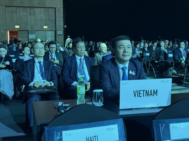 Bộ trưởng Công thương Nguyễn Hồng Diên làm trưởng đoàn Việt Nam tham dự MC13 tại UAE.