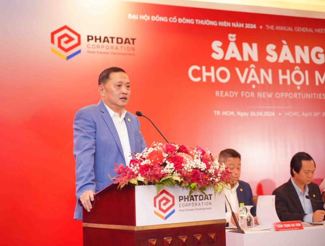 Ông Nguyễn Văn Đạt, Chủ tịch HĐQT PDR phát biểu tại Đại hội.