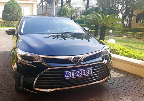 Năm 2017, Thành uỷ Đà Nẵng nhận quà tặng của doanh nghiệp là chiếc Toyota Avalon Limited, sau đó phải trả lại. Ảnh: Nguyễn Đông.