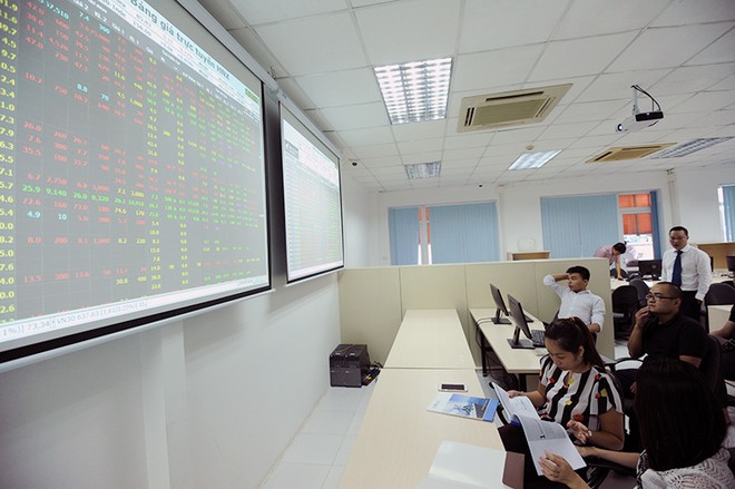 Chuyên gia KIS: Thị trường chứng khoán Việt Nam đang hấp dẫn để mua vào