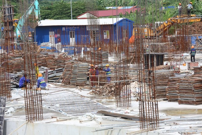 Năng suất lao động trong ngành xây dựng Việt Nam thấp hơn Campuchia. Ảnh: Dũng Minh