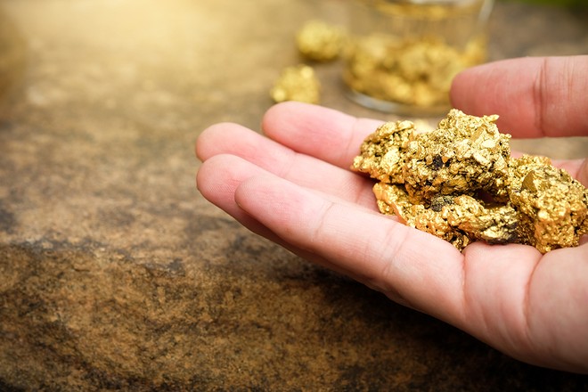 Giá vàng hôm nay ngày 27/5: Bất chấp bán tháo, vàng vẫn tăng hơn 6% từ đầu năm