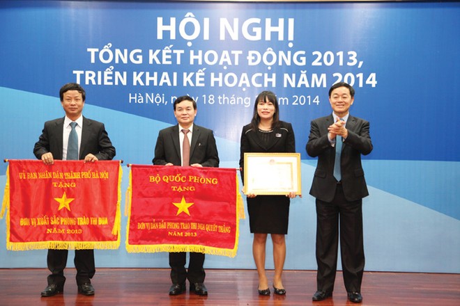 MB vinh dự nhận cờ thưởng của Bộ Quốc phòng và UBND TP Hà Nội