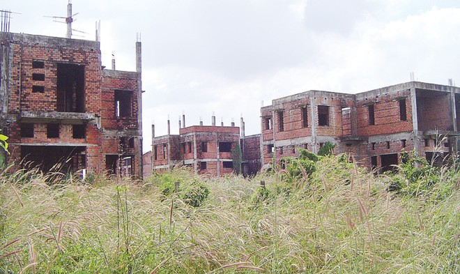 Những căn nhà xây xong bị bỏ hoang ở Nhơn Trạch
