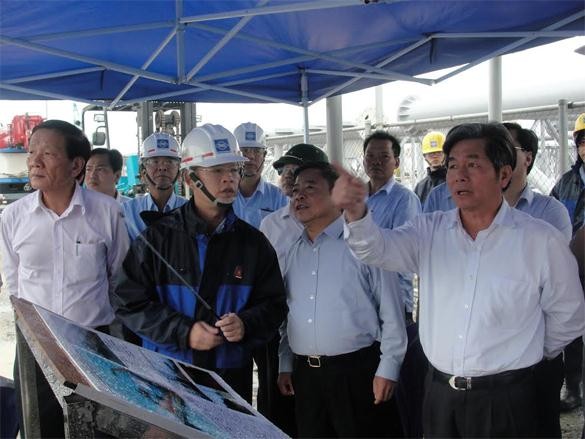 Bộ trưởng Bùi Quang Vinh trao đổi về tiến độ, quy hoạch Cảng Sơn Dương