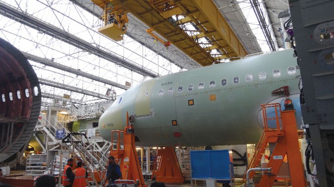 Bên trong xưởng sản xuất máy bay của Airbus