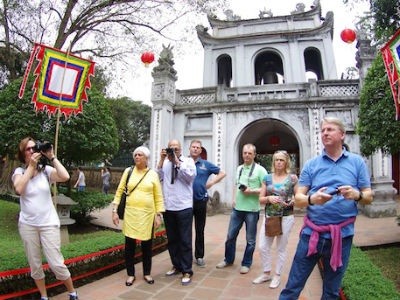 Nhiều khách du lịch nước ngoài lựa chọn đến Việt Nam dịp Tết