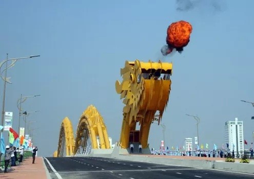 Cầu Rồng là một trong các dự án tại Việt Nam có sự tham gia của Louis Berger. Ảnh: Nguyễn Đông