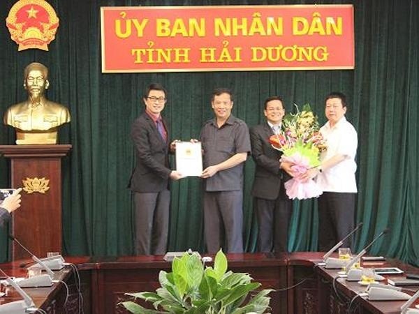 Đại diện VSIP Giấy chứng nhận đầu tư Dự án Khu công nghiệp Cẩm Điền - Lương Điền