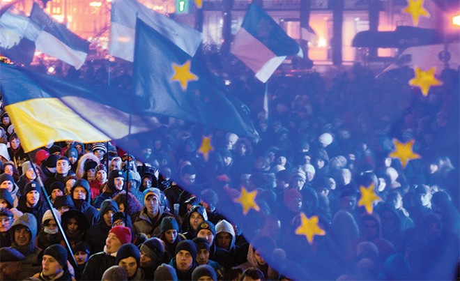 Tạm quên Hy Lạp,  châu Âu nên “lo lắng” về Ukraine