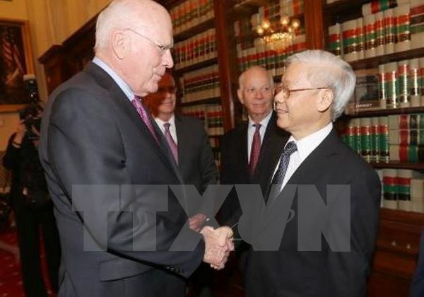 Nguyên Chủ tịch Thường trực Thượng viện Hoa Kỳ Patrick Leahy đón Tổng Bí thư Nguyễn Phú Trọng.