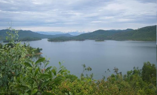 Hồ Phú Ninh, nơi sẽ cung cấp nước cho nhà máy.
