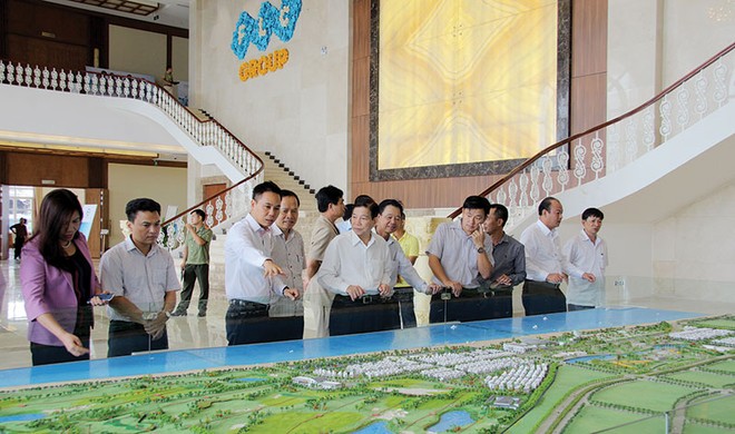 Nguyên Chủ tịch nước Nguyễn Minh Triết đến thăm Quần thể du lịch nghỉ dưỡng sinh thái FLC Sầm Sơn
