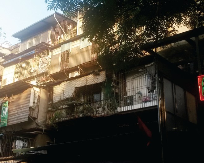 Kế hoạch cải tạo các chung cư cũ của Hà Nội gần như “giậm chân tại chỗ” sau hơn 10 năm triển khai do gặp nhiều vướng mắc - Ảnh: Trọng Tuyến