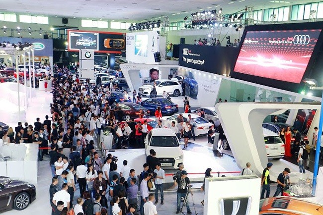 Gian hàng được trưng bày toàn bộ 10 mẫu xe đang được Audi Việt Nam phân phối đều được phô diễn trước các khách hàng thăm quan. Ảnh: Chí Cường