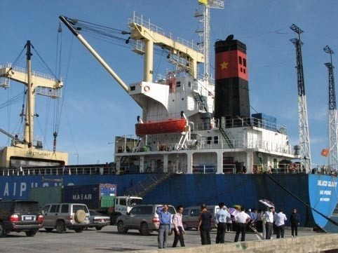Ngoài khai thác mỏ, Mitraco còn kinh doanh dịch vụ cảng