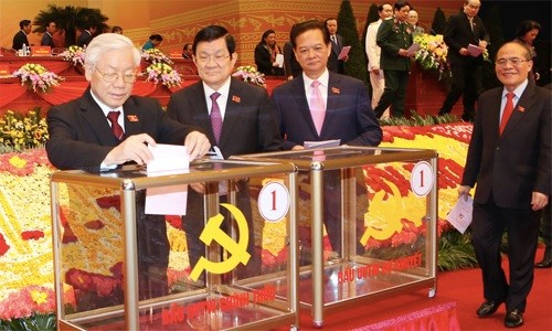 Tổng bí thư Nguyễn Phú Trọng và Chủ tịch nước Trương Tấn Sang là 2 người bỏ phiếu đầu tiên. (Ảnh: TTXVN)