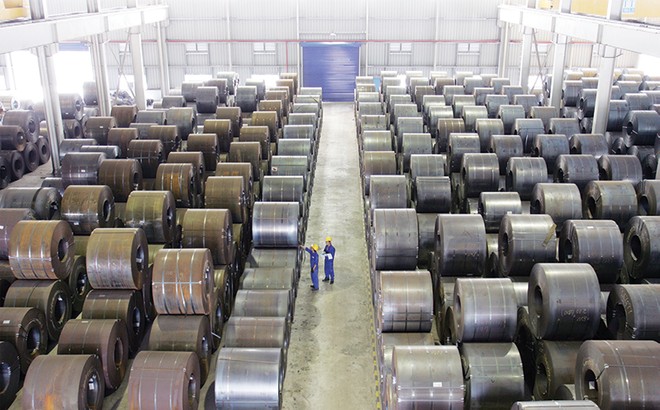 Những thách thức của ngành thép trong năm 2015 như dư cung, cạnh tranh với hàng Trung Quốc giá rẻ vẫn tiếp tục hiện hữu
