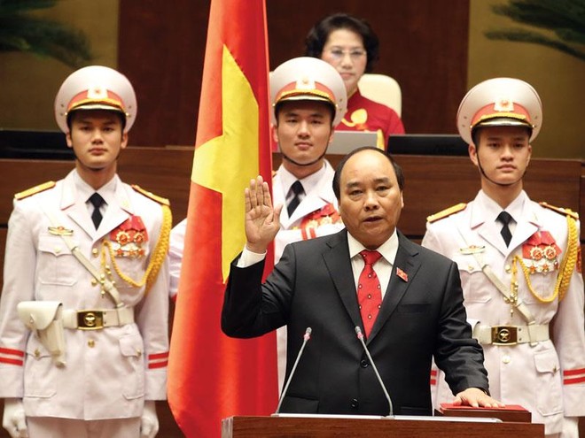 Thủ tướng Chính phủ Nguyễn Xuân Phúc tuyên thệ nhậm chức ngày 7/4, với lời hứa “ra sức phấn đấu, rèn luyện để hoàn thành tốt nhiệm vụ Đảng, Nhà nước và Nhân dân giao phó”
