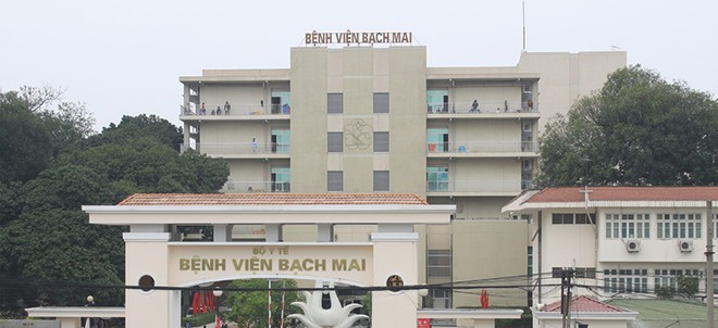 Dưới sự phản ánh của DNBH, Bệnh viện Bạch Mai đã hủy bỏ một số tiêu chí trong hồ sơ mời thầu và thay thế bằng tiêu chí mới