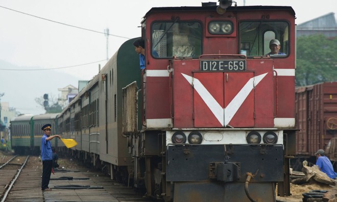 Năng lực vận tải đường sắt hiện đạt khoảng 4,5% tổng lượng vận tải hành khách và khoảng 1,8% tổng lượng vận tải hàng hóa
