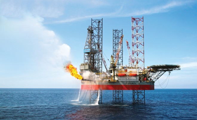 Các doanh nghiệp thượng nguồn của ngành dầu khí  vẫn đang chịu ảnh hưởng của việc giá dầu sụt giảm