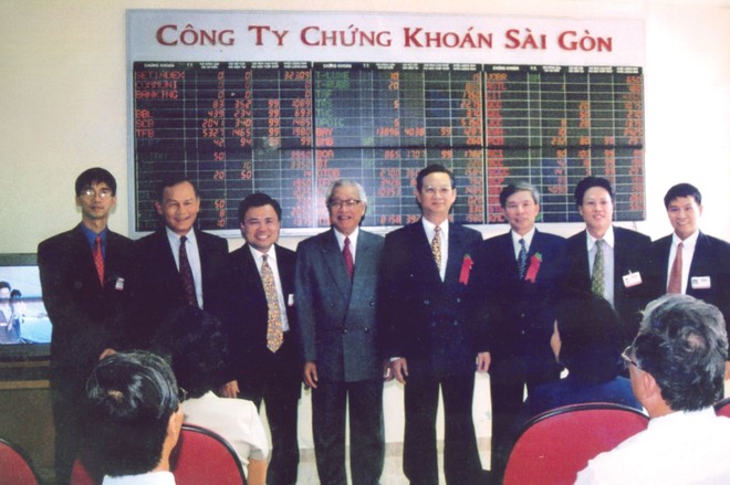 Ngày đầu thành lập, SSI có vốn điều lệ 6 tỷ đồng và là công ty chứng khoán tư nhân đầu tiên trên TTCK  Việt  Nam
