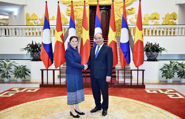 Thủ tướng Nguyễn Xuân Phúc tiếp Chủ tịch Quốc hội CHDCND Lào Pany Yathotu