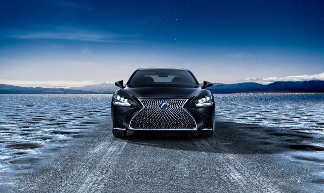 Lexus ra mắt dòng sedan cao cấp nhất tại Geneva Motor show 