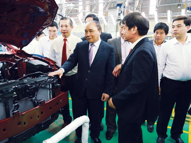Thủ tướng Chính phủ Nguyễn Xuân Phúc thăm Công ty cổ phần Ô tô Trường Hải - đơn vị đứng đầu Top 10 Bảng xếp hạng 500 doanh nghiệp tư nhân thịnh vượng năm 2017