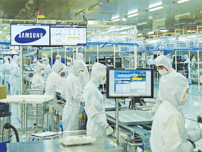 Dây chuyền sản xuất tại Tổ hợp sản xuất điện tử gia dụng Samsung tại TP.HCM (SEHC). Ảnh: Nguyên Đức