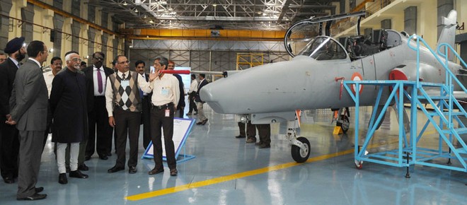 Ấn Độ mở cửa thu hút đầu tư đặc biệt vào quân sự