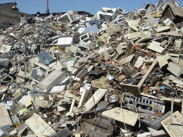 Thu gom rác thải điện tử: Rác độc hại, được thu gom miễn phí