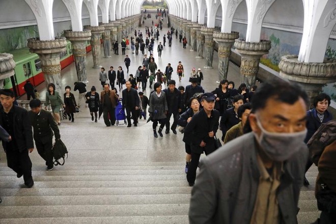 Những điều thú vị về tàu điện ngầm sâu nhất thế giới của Triều Tiên