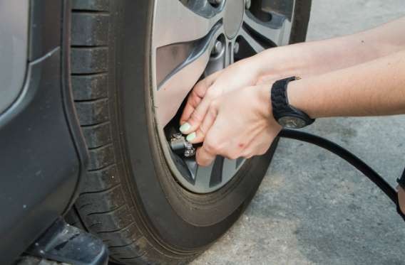 Có nên bơm lốp ô tô bằng khí Nitơ?