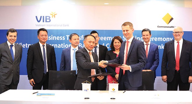 Commonwealth Bank of Australia ký biên bản chuyển giao hoạt động của chi nhánh TP. HCM cho Ngân hàng Quốc tế (VIB)