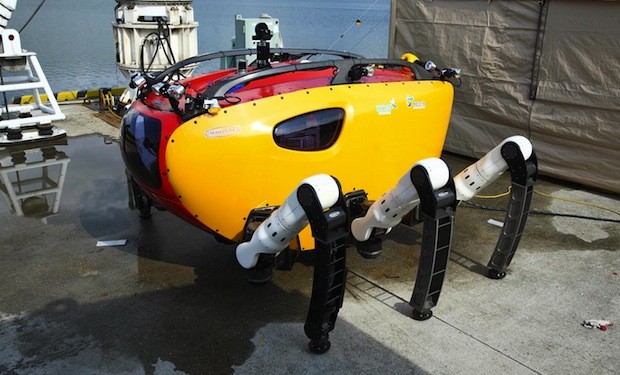 Robot Crabster hình con cua giúp thám hiểm xác tàu đắm