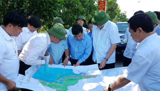 Bộ trưởng Nguyễn Chí Dũng khảo sát thực địa khu vực xây dựng khu kinh tế thứ hai ở Quảng Ninh