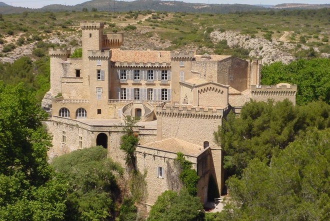 Lâu đài Château de La Barben ở Pháp được rao bán với giá 17 triệu USD 