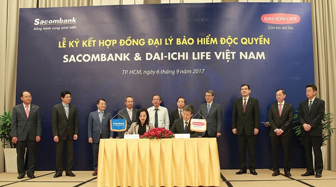 Đại diện Sacombank và Dai-ichi Life Việt Nam tại lễ ký kết