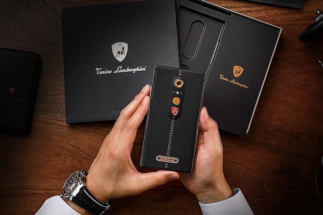 Tonino Lamborghini Alpha One: Smartphone dành cho giới siêu giàu