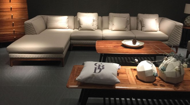 Những bộ sofa nảy ở Quảng Châu (Trung Quốc) có giá từ 5-10 triệu đồng/bộ. Về Việt Nam sẽ tăng giá từ 4 đến 5 lần
