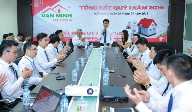 Nhà Đất Văn Minh có đội ngũ nhân viên chuyên nghiệp, được đào tạo bài bản về kỹ năng và trách nhiệm nghề nghiệp cao