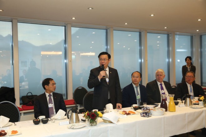 Phó thủ tướng Vương Đình Huệ tại buổi gặp mặt lãnh đạo doanh nghiệp trong khuôn khổ WEF Davos 2018