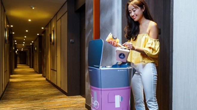Robot phục vụ tại khách sạn hạng sang ở Singapore