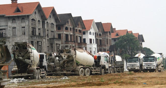 Nhiều dự án bất động sản khu vực Hòa Lạc đang được tái khởi động.