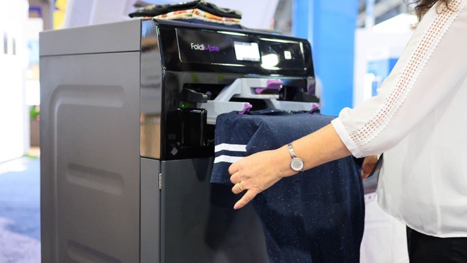 FOLDIMATE Laundry Folding Machine at CES 2019! 