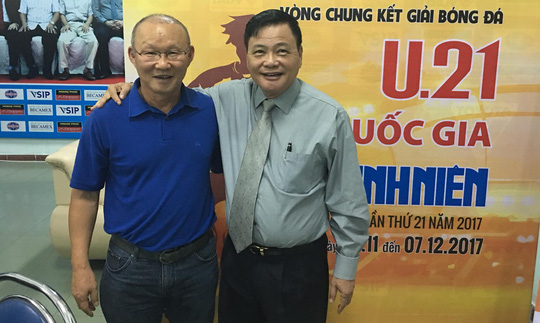 Ông Nguyễn Công Khế (bên phải) là Chủ tịch Tập đoàn Truyền thông Thanh Niên